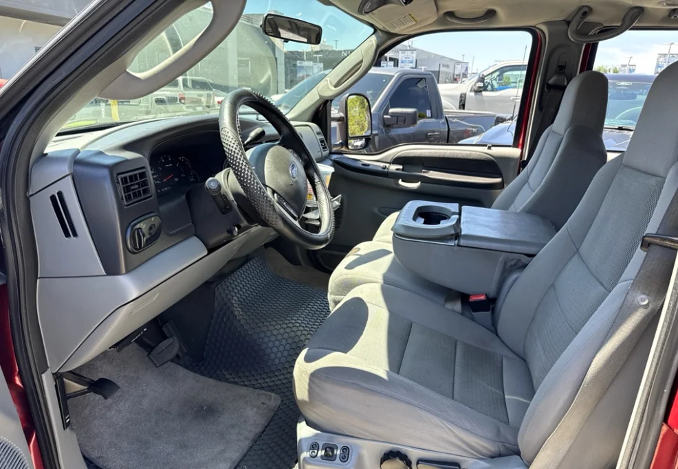 Used 2005 Red Ford XLT image 11