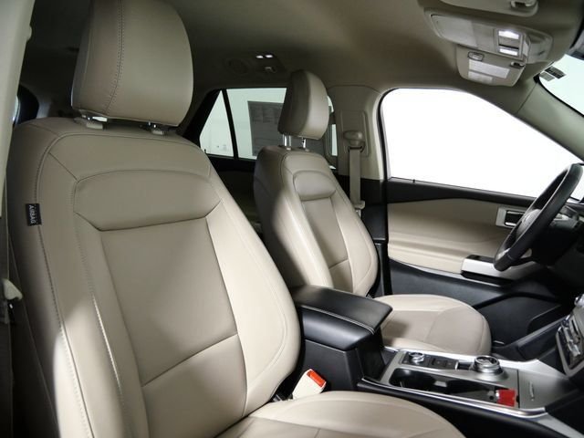 Used 2024 Green Ford XLT image 11