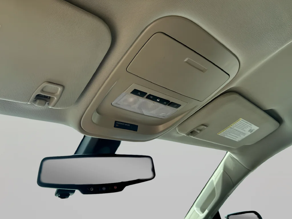 Used 2022 White GMC Elevation image 28