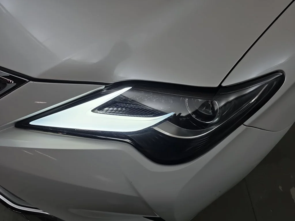 Used 2019 White Lexus 350 image 27