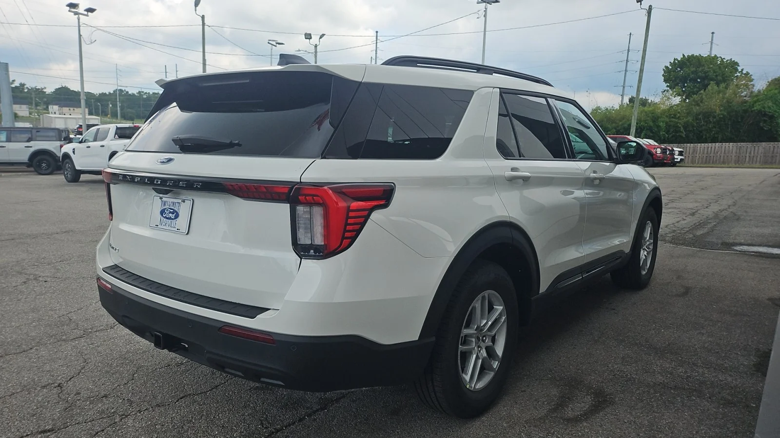 New 2026 Star White Metallic Tri-Coat Ford Active RWD image 5