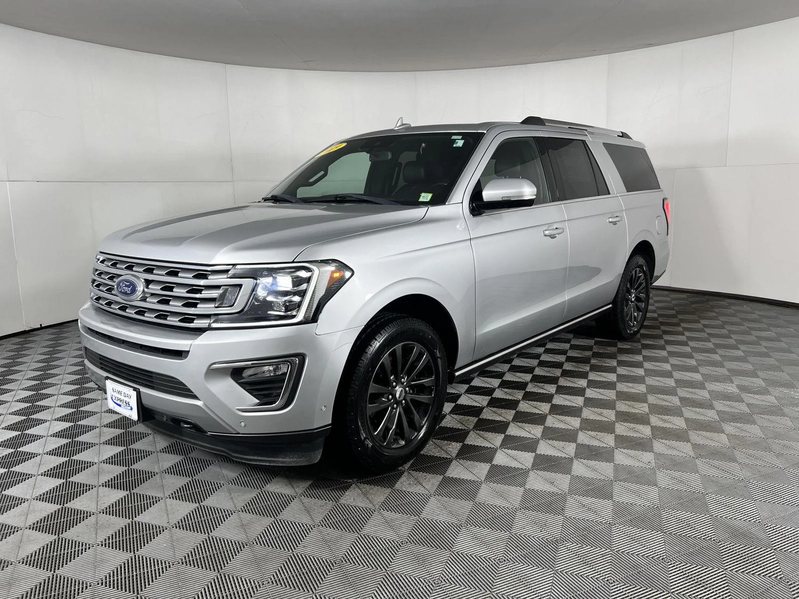 Used 2019 Ingot Silver Ford Limited image 5