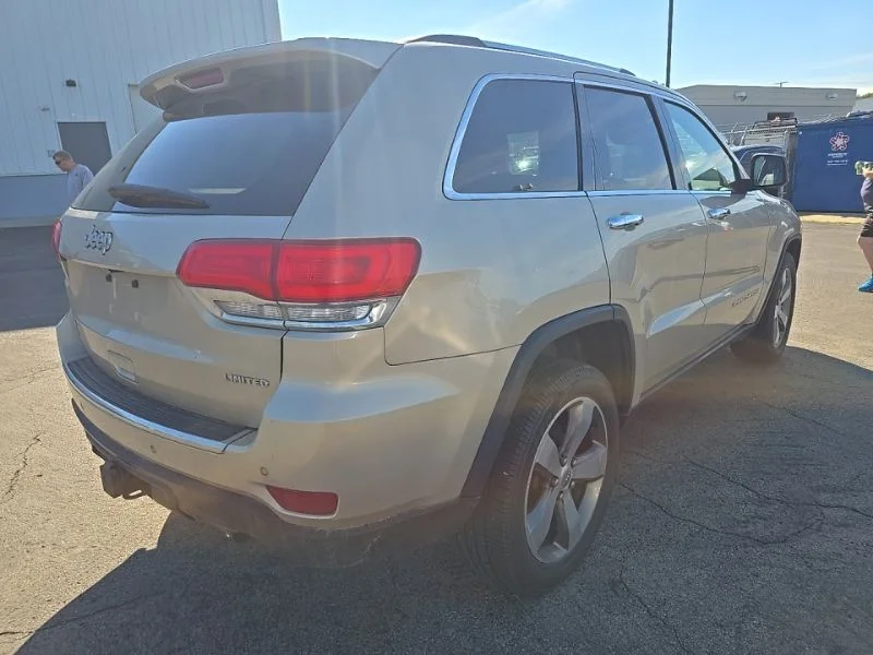 Used 2014 Beige Jeep Limited image 8