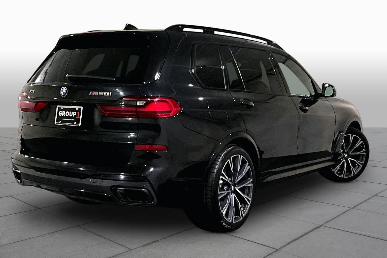 Used 2022 Black Sapphire Metallic BMW M50i image 12