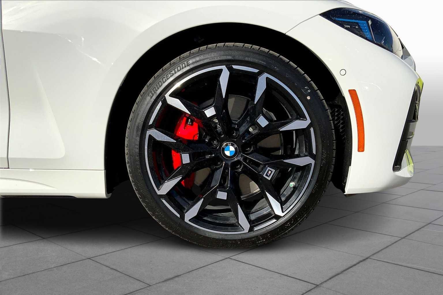 2026 BMW 4 Series M440i - Photo 9