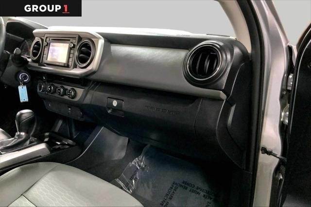 Certified Used 2017 SILVER ME Toyota  image 19
