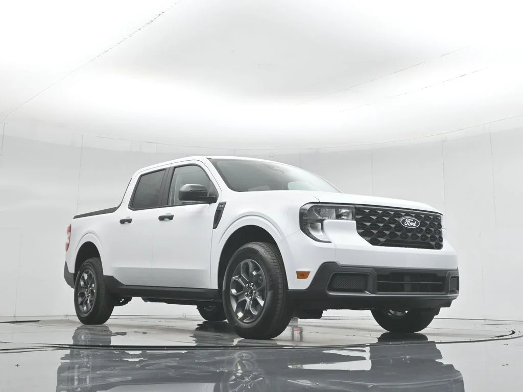 New 2026 Oxford White Ford XLT image 45