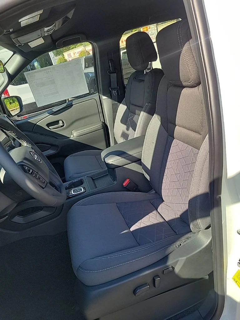 2026 Nissan Frontier SV - Photo 20