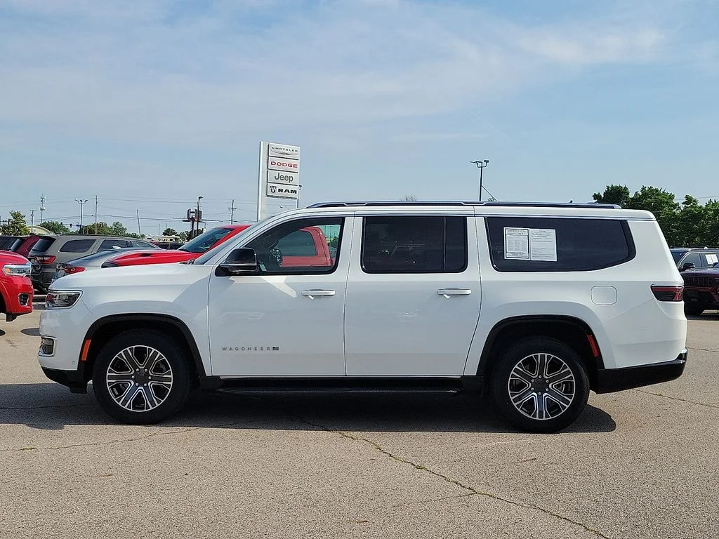 Used 2024 White Jeep Series II image 3