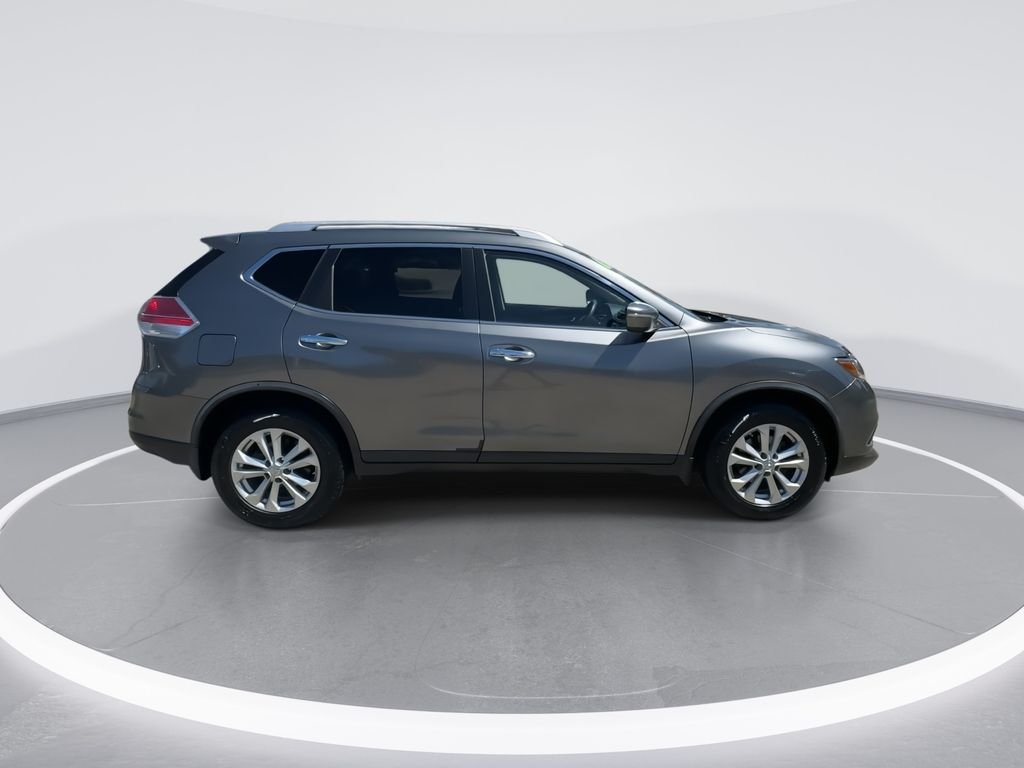 Used 2015 Gray Nissan SV image 9