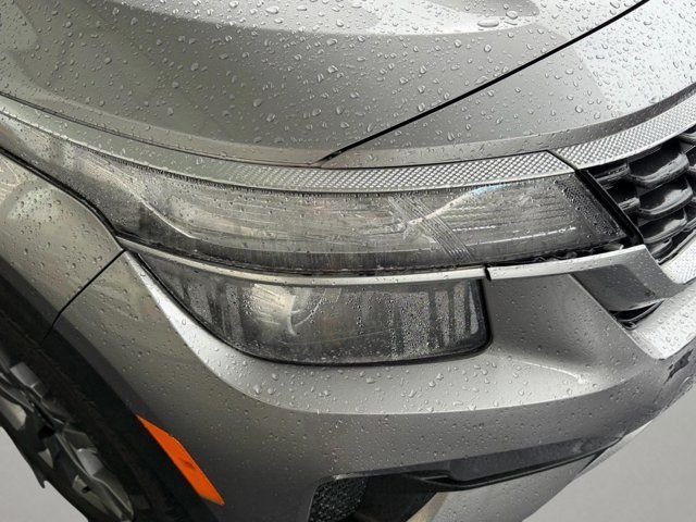 Used 2022 Gray Kia LX image 24