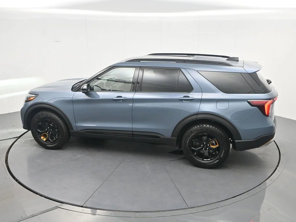 New 2026 Vapor Blue Metallic Ford Tremor® image 41