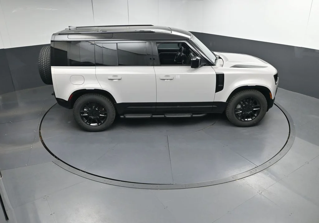 Certified Used 2026 Gray Land Rover X-Dynamic SE image 35