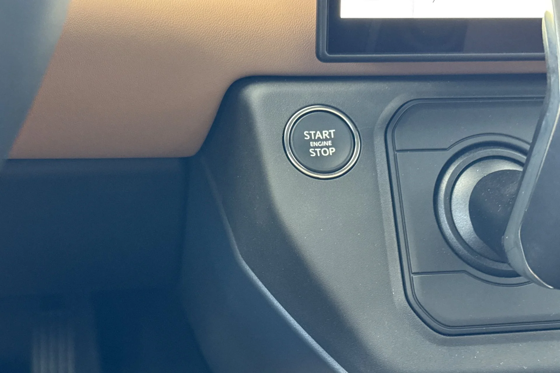 New 2026 Carpathian Grey Land Rover X-Dynamic SE image 26