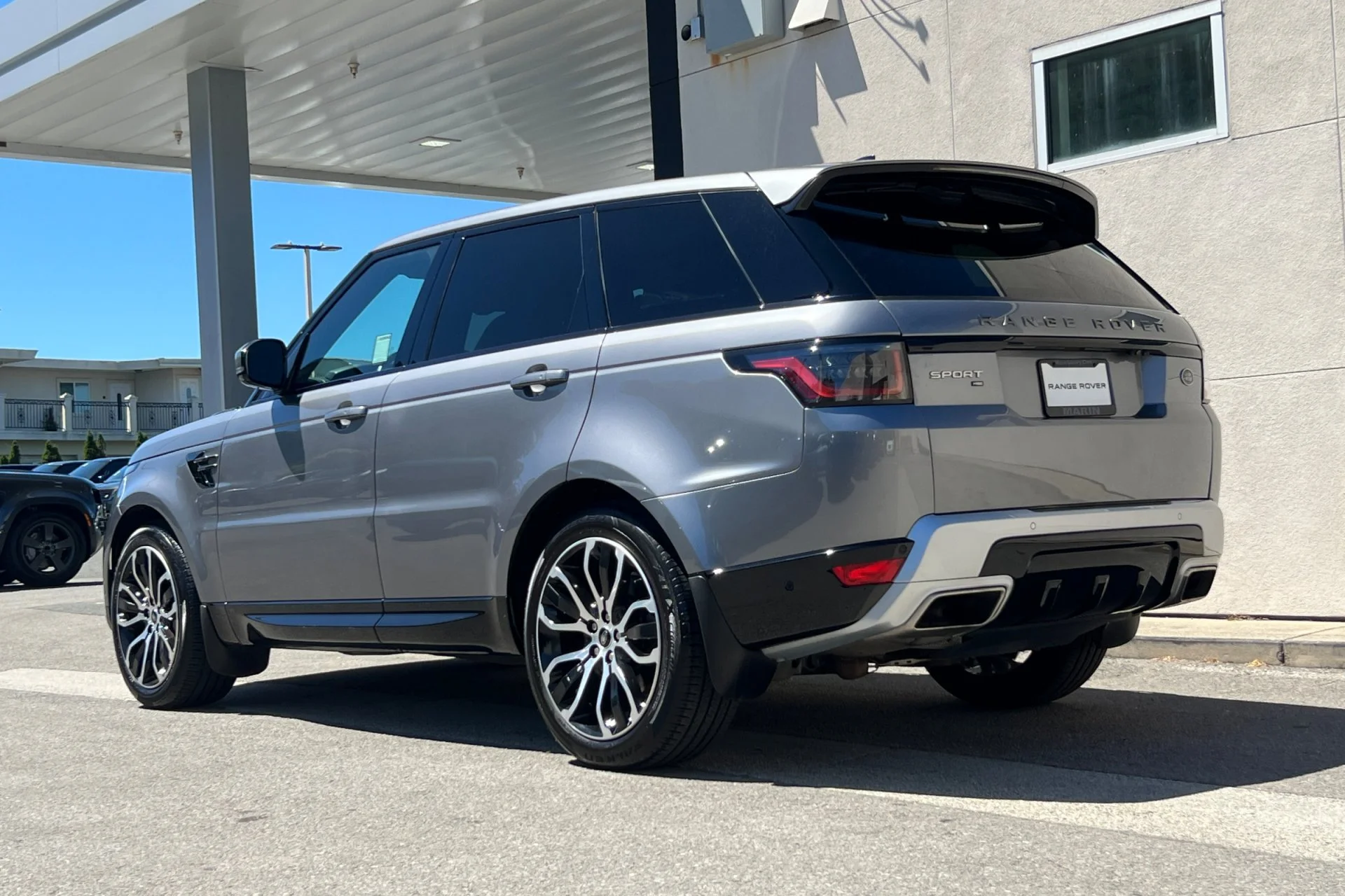 Used 2022 Eiger Grey Metallic Land Rover HSE Silver Edition image 6