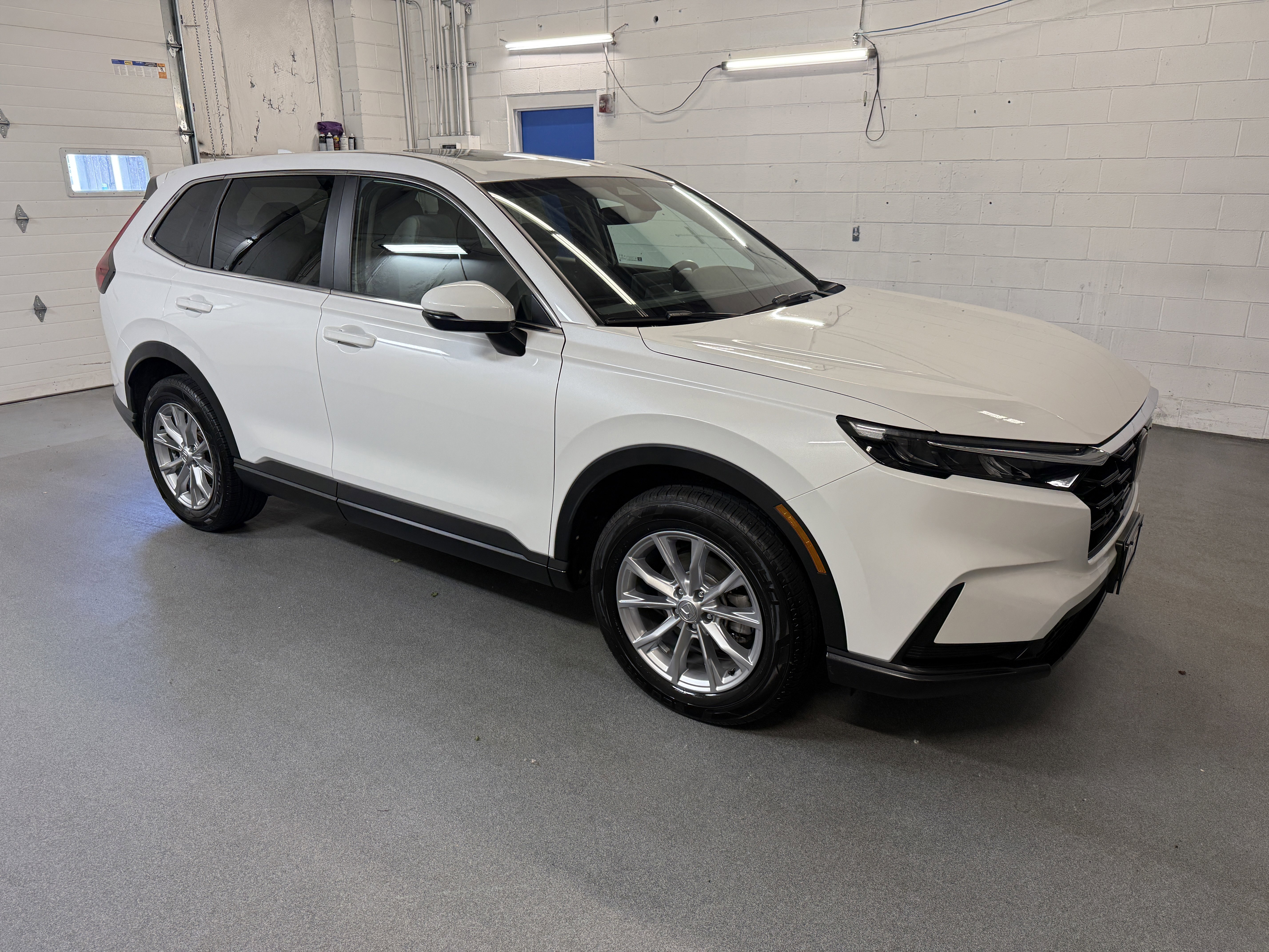 Certified Used 2025 Platinum White Pearl Honda EX image 36