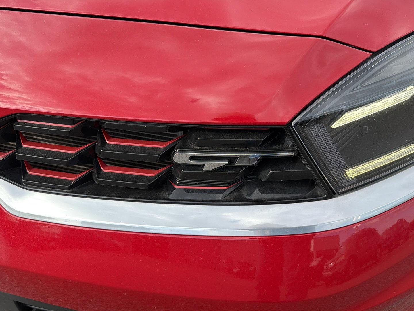 Used 2023 Currant Red Kia GT image 9