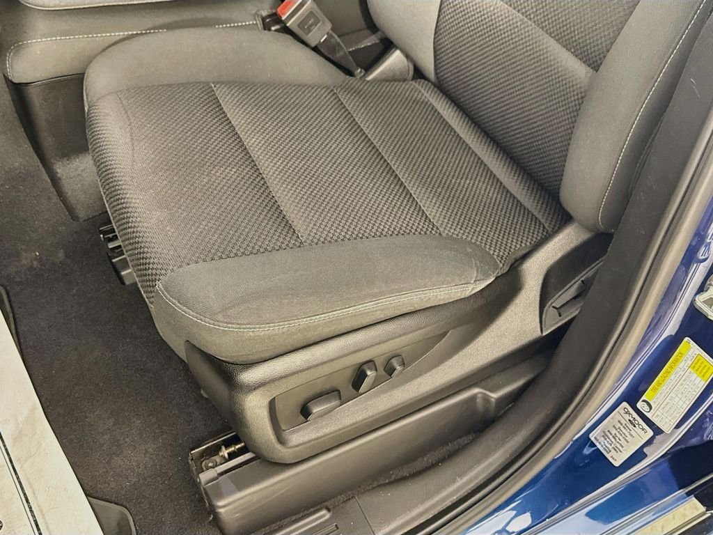 Used 2018 Deep Ocean Blue Metallic Chevrolet LT image 21