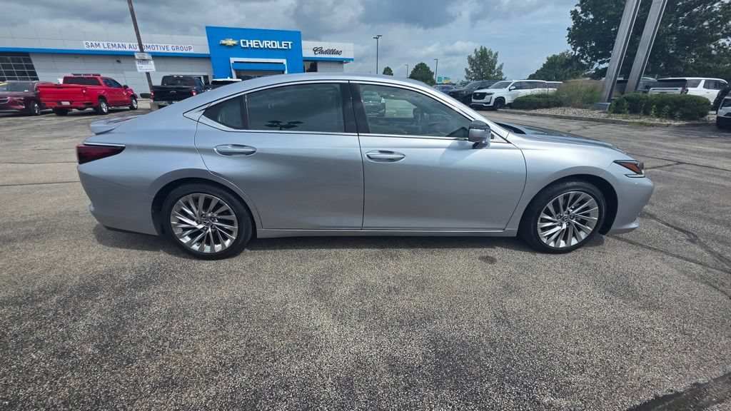 Used 2022  Lexus ES 350 Ultra Luxury image 5