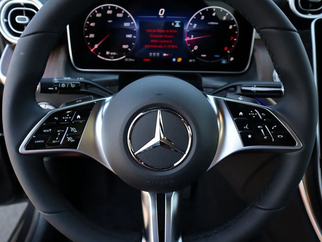 Used 2026 Graphite Gray Metallic Mercedes-Benz GLC 300 image 35