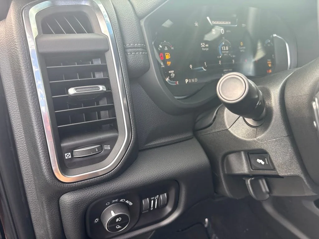 New 2026 Diamond Black Crystal Pearl-Coat Exterior Paint RAM LARAMIE image 17