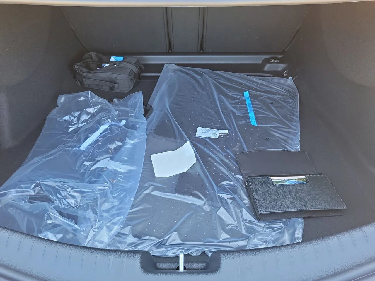 New 2026 Starling Blue Metallic Mercedes-Benz CLE 300 image 10