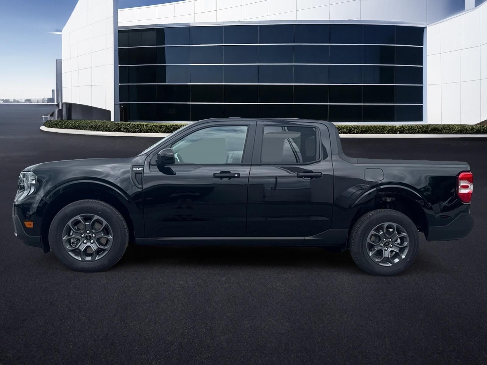 New 2026 Shadow Black Ford XLT image 9