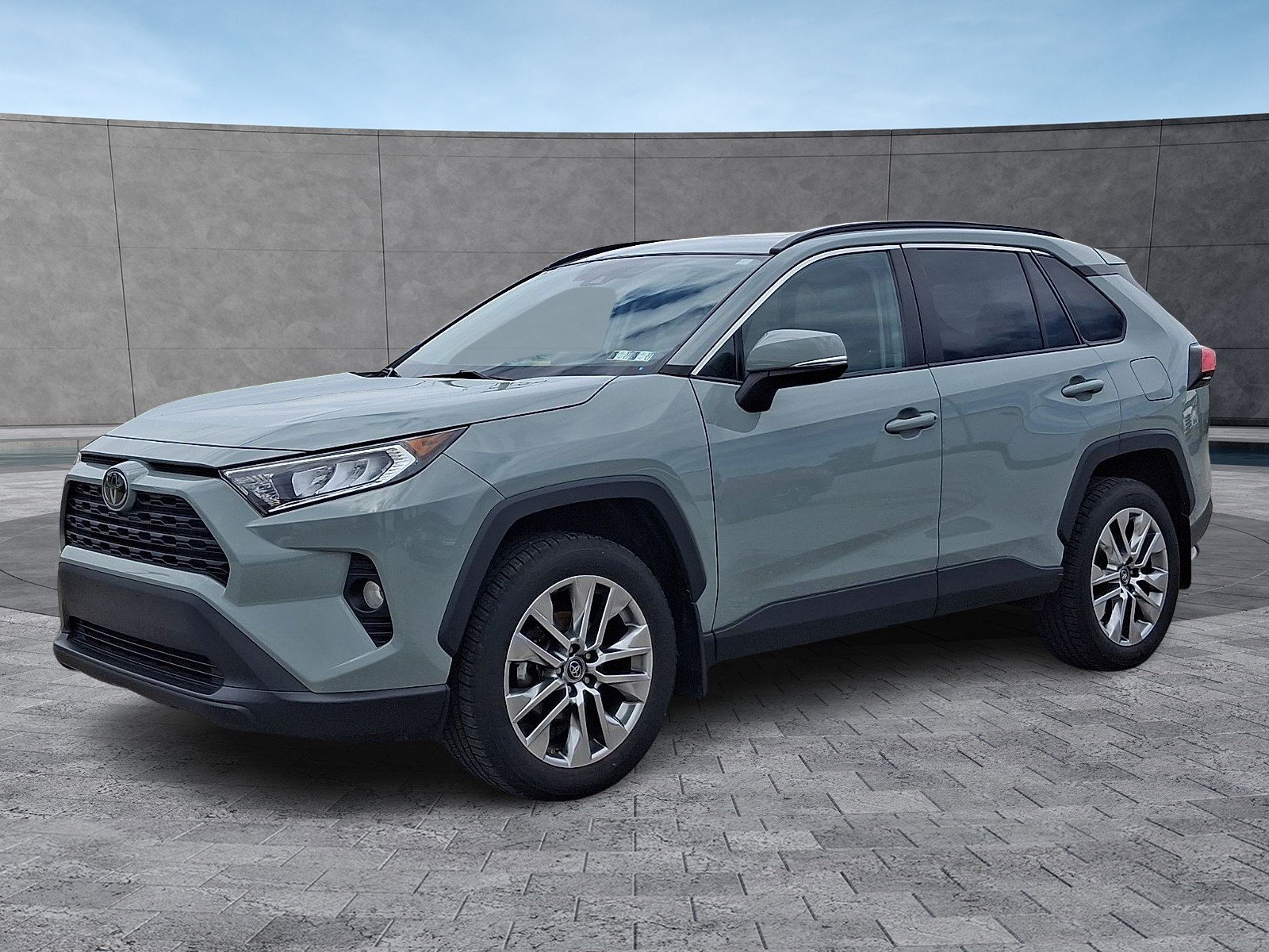 2019 Toyota RAV4 XLE Premium - Photo 6