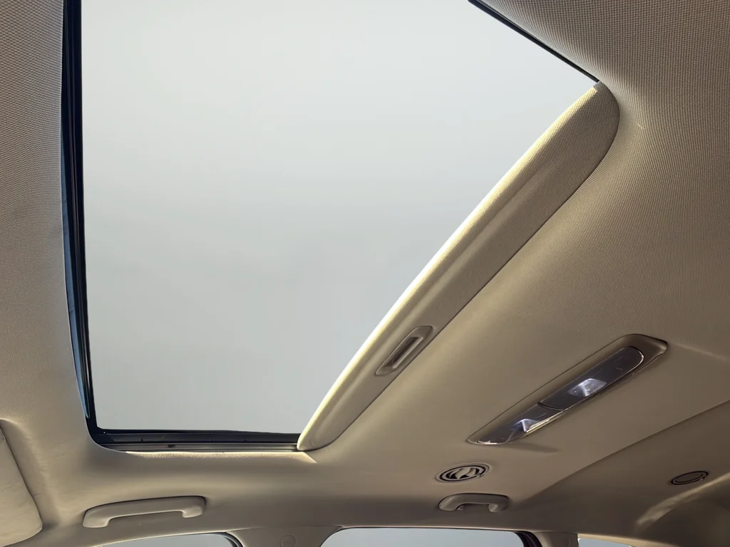 Used 2025 Black Kia S image 19