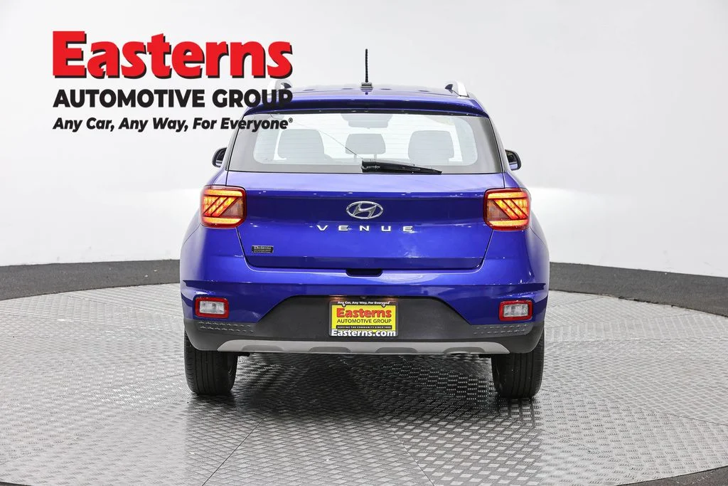Used 2023 Blue Hyundai Limited image 6
