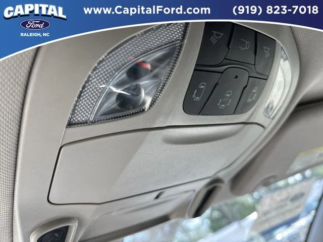 Used 2024 White Chrysler Limited image 32