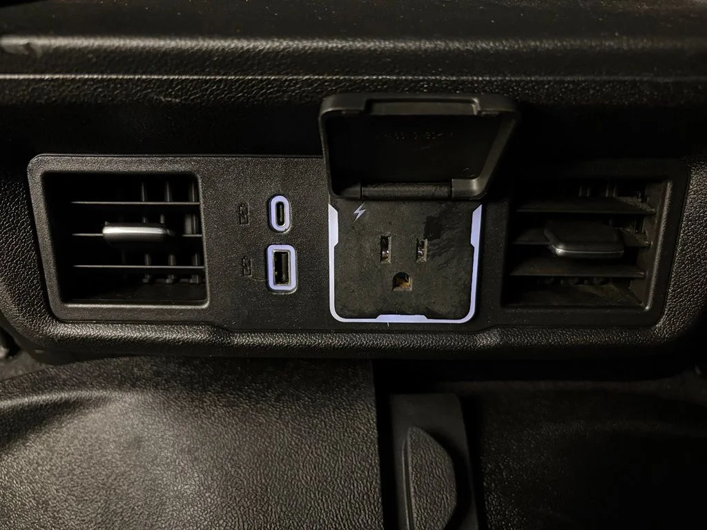 Used 2022 White Chevrolet LT image 37