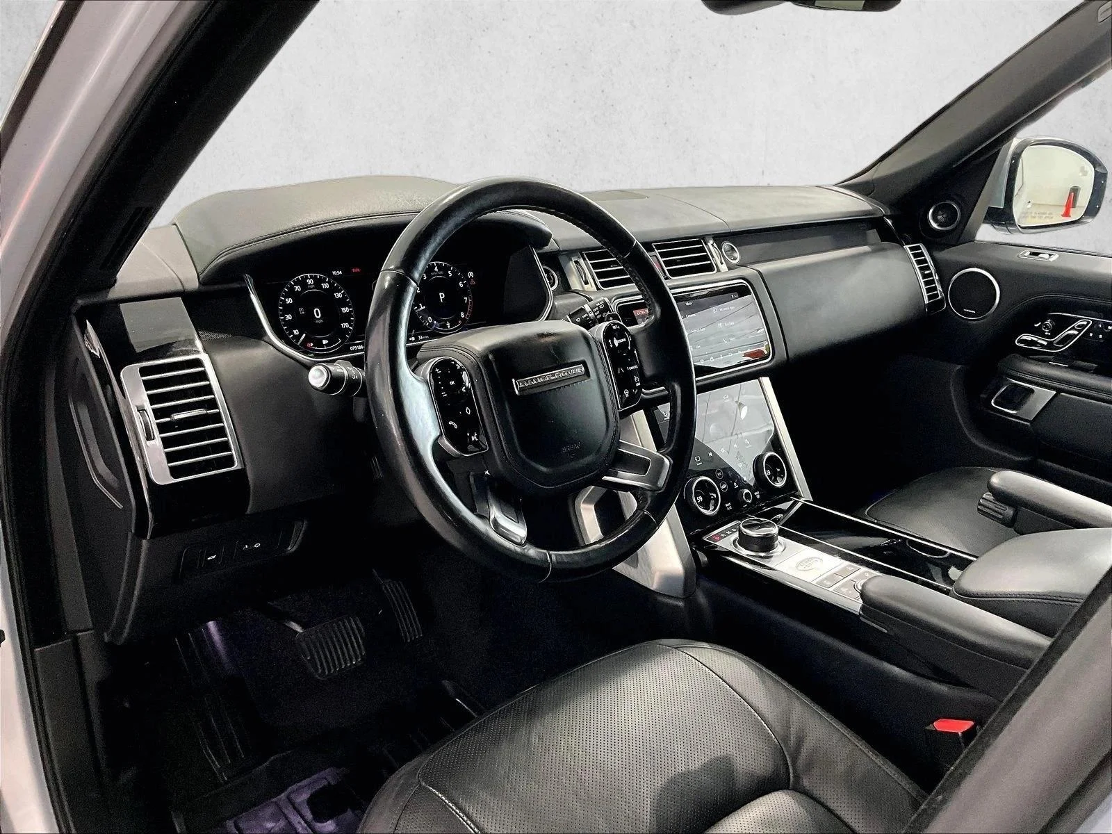 Used 2019 Indus Silver Metallic Land Rover  image 14