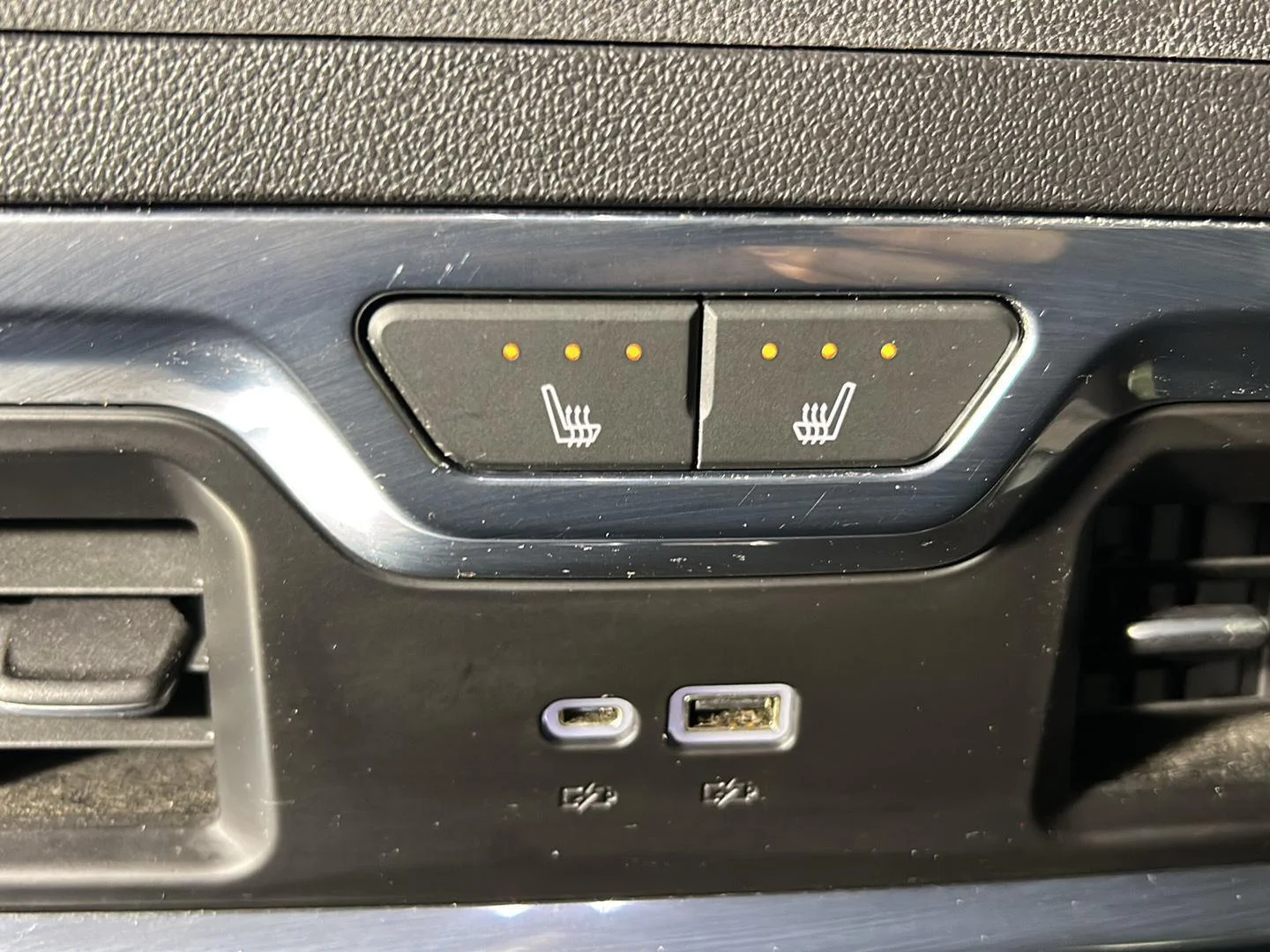 Used 2023 Onyx Black GMC Denali image 42