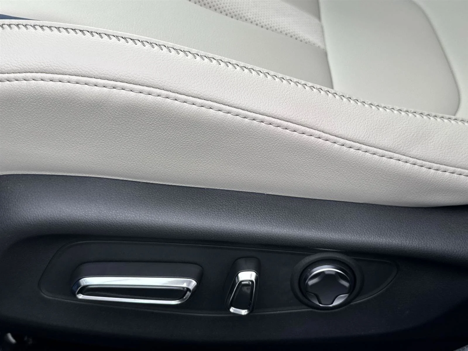 New 2026 Platinum White Pearl Acura w/A-Spec Technology Package image 25