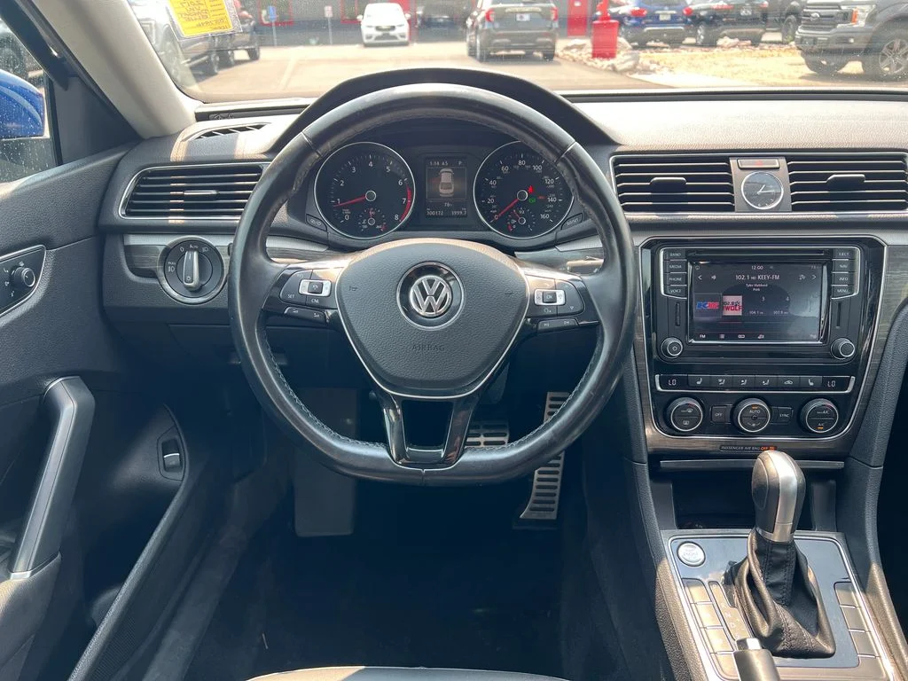 Used 2017 Blue Volkswagen SEL Premium image 25