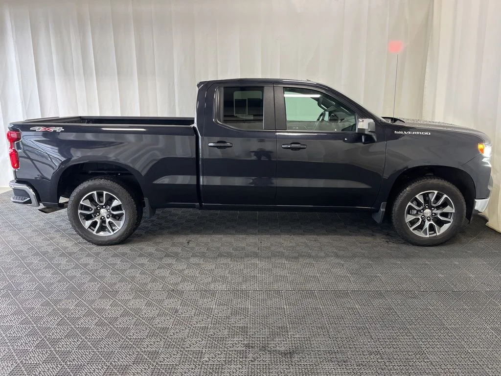 Used 2022 Gray Chevrolet LT image 20