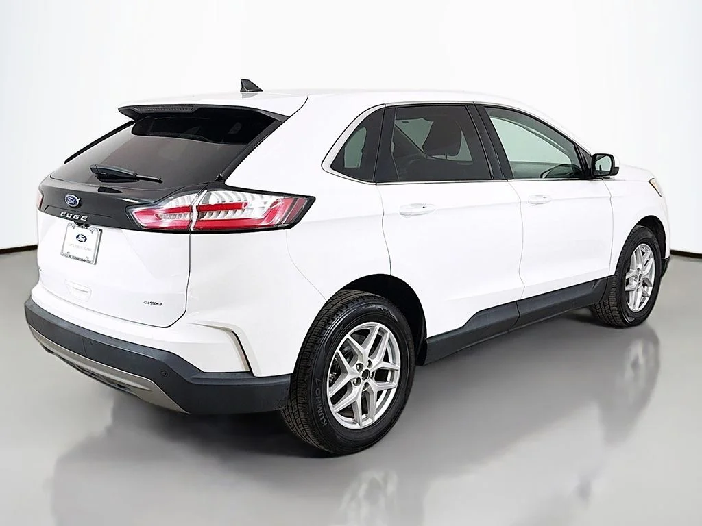 Used 2023 Oxford White Ford SEL image 8