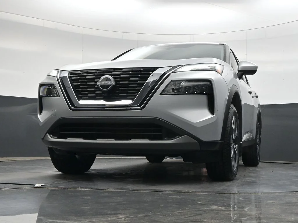Used 2023 Silver Nissan SV image 50