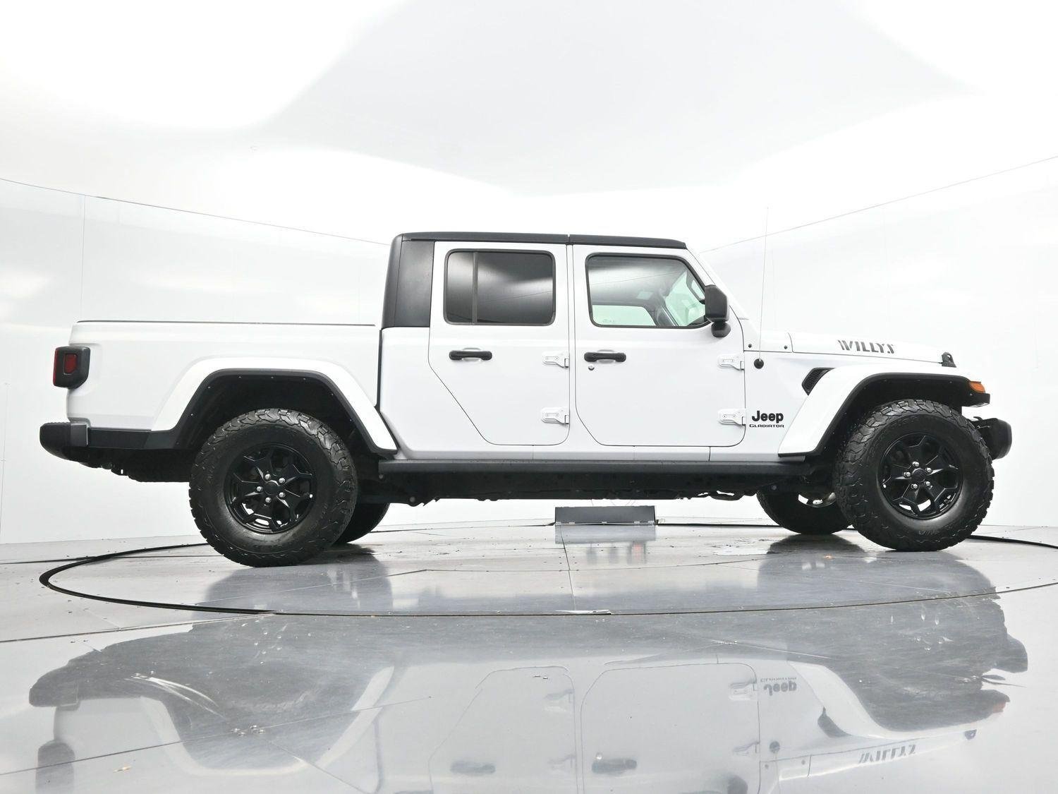 Used 2022 White Jeep Willys image 46