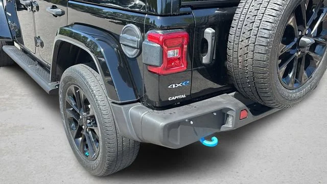 Used 2022 Black Jeep Unlimited Sahara 4x4 image 35