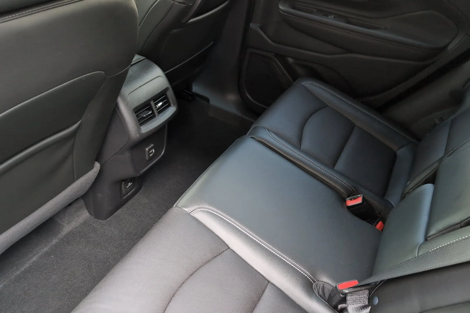Used 2022 SUMMIT WHITE GMC SLT image 13