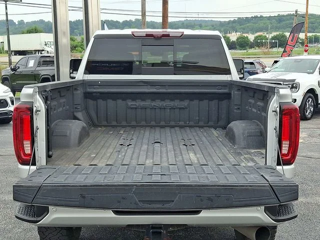 Used 2022 Silver GMC Denali image 28
