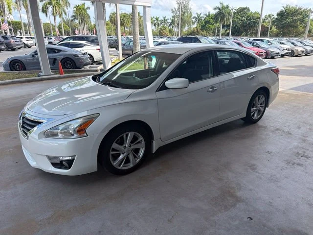 Used 2015 Nissan Altima SV with VIN 1N4AL3AP3FC176952 for sale in Doral, FL