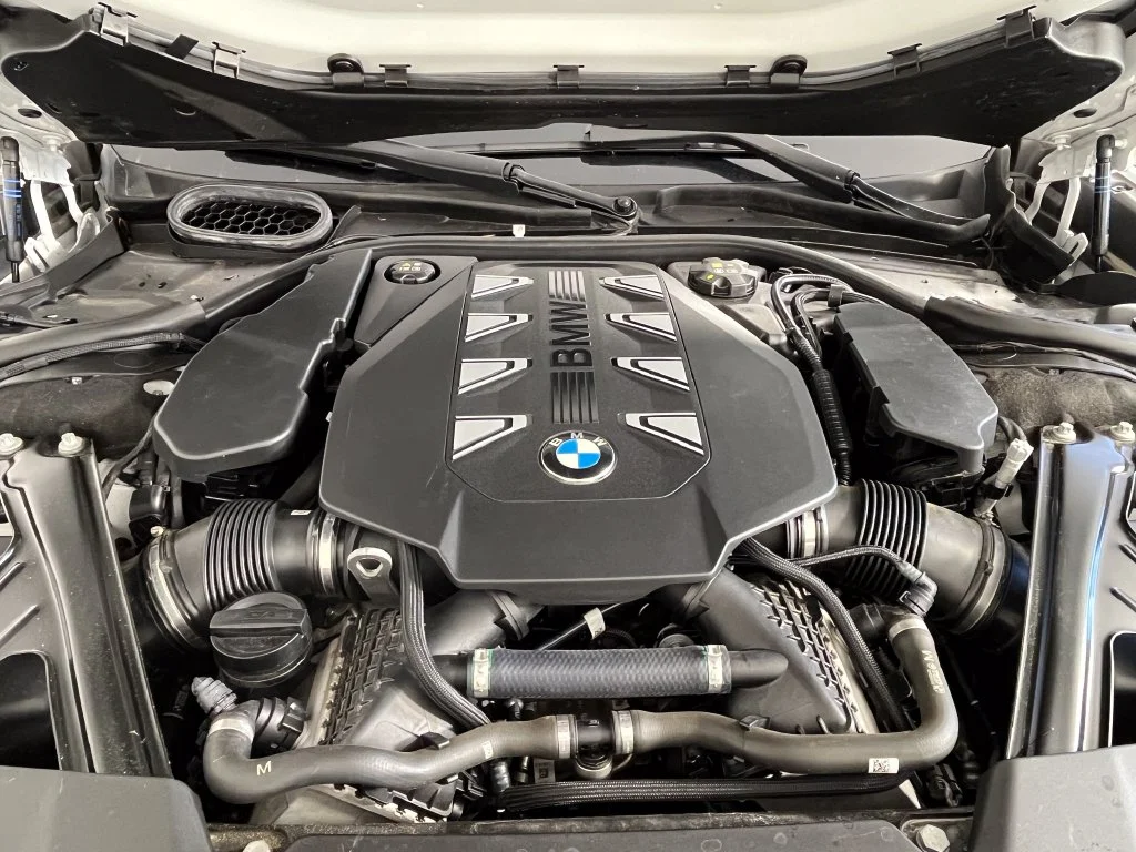 Used 2024 Carbon Black Metallic BMW 760i xDrive image 15
