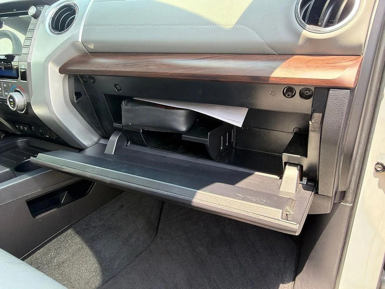 Used 2021  Toyota Limited image 33
