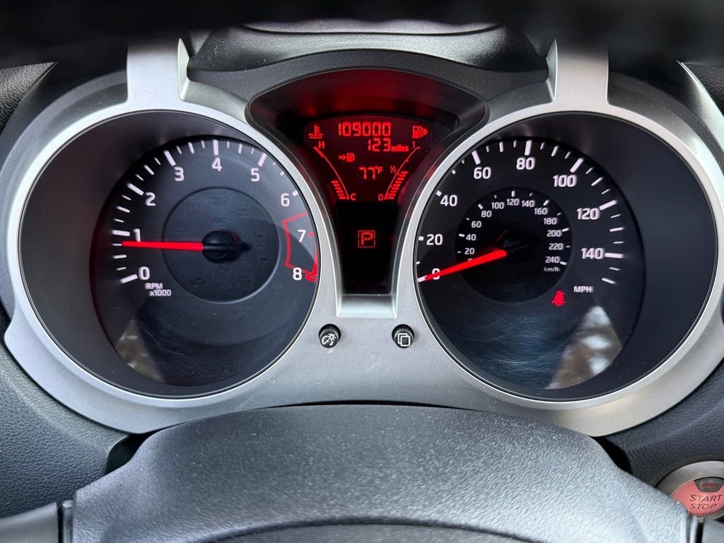 Used 2013 Cayenne Red Nissan SL image 19