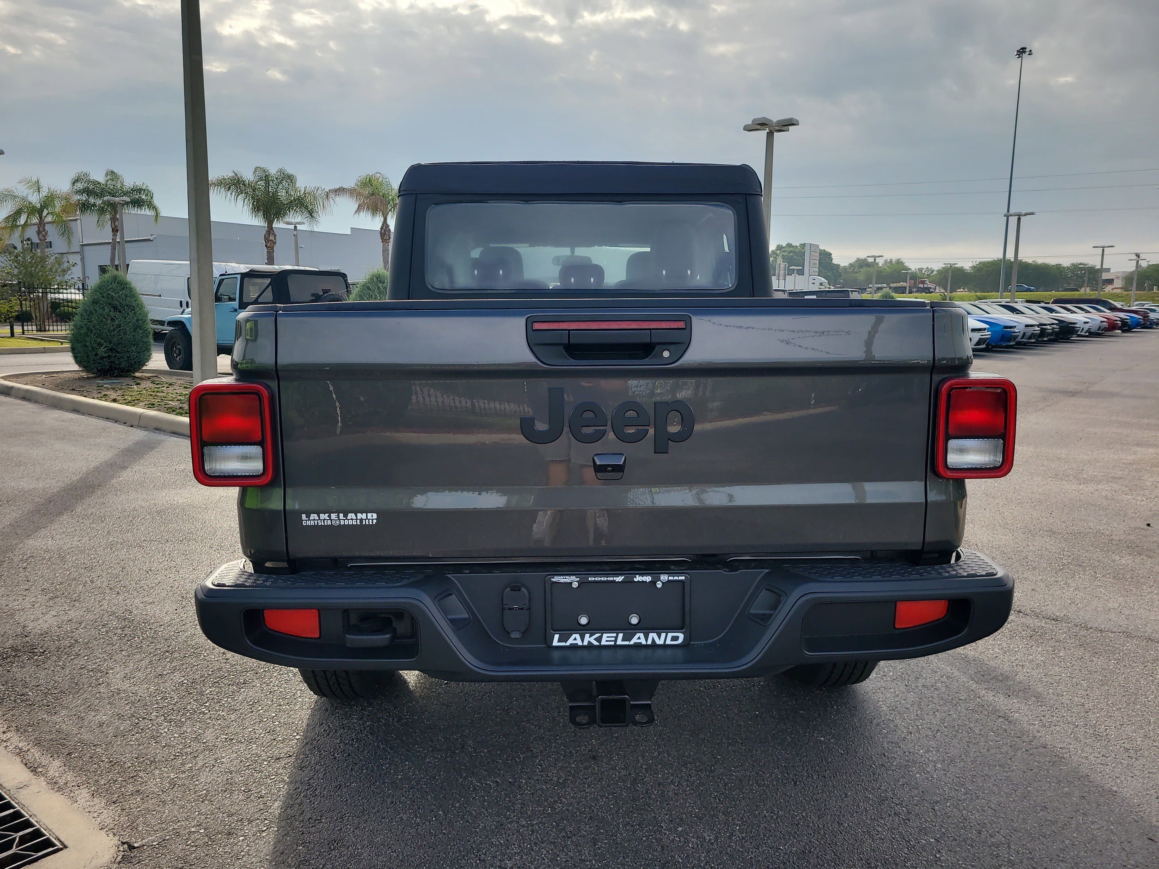 New 2026 Granite Crystal Metallic Clear-Coat Exterior Paint Jeep Sport image 7