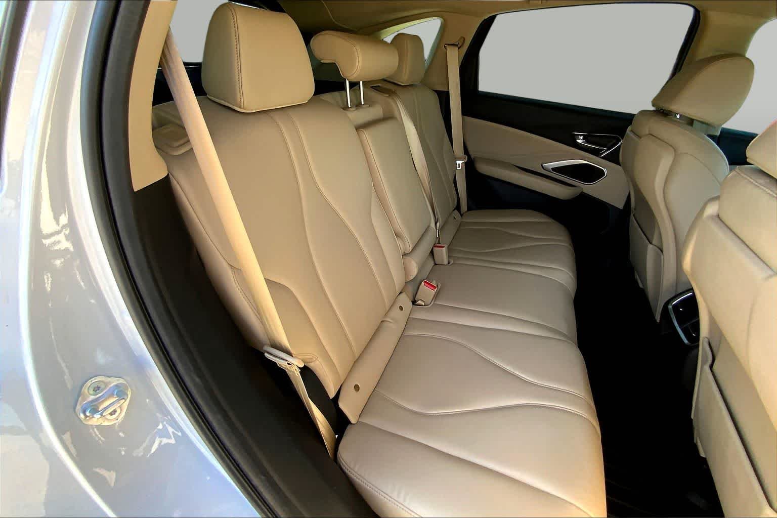 Used 2024 Platinum White Pearl Acura  image 29