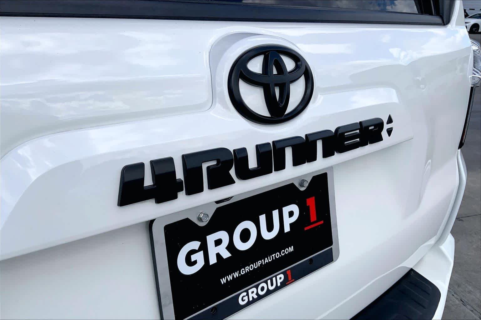 Used 2021 Super White Toyota SR5 Premium image 31